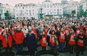 Concentração no Rossio - concentração no Rossio, Lisboa, durante a Greve Geral de 10 de Dezembro de 2002.
