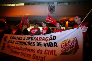 Greve Geral - trabalhadores da Câmara Municipal de Lisboa manifestam-se em apoio da Greve Geral de 22 de Março de 2012.